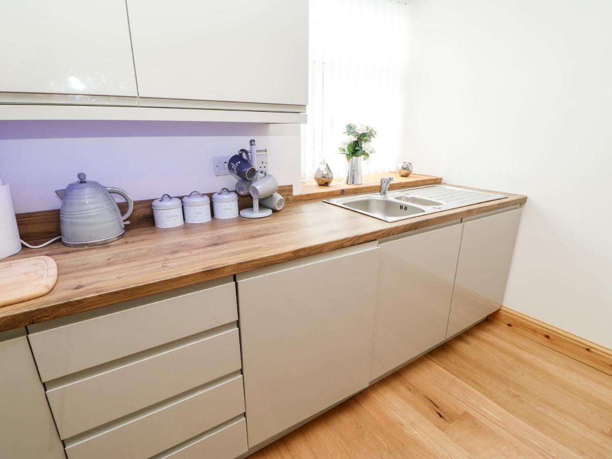 ビショップ・オークランド Flat Above 27ヴィラ エクステリア 写真