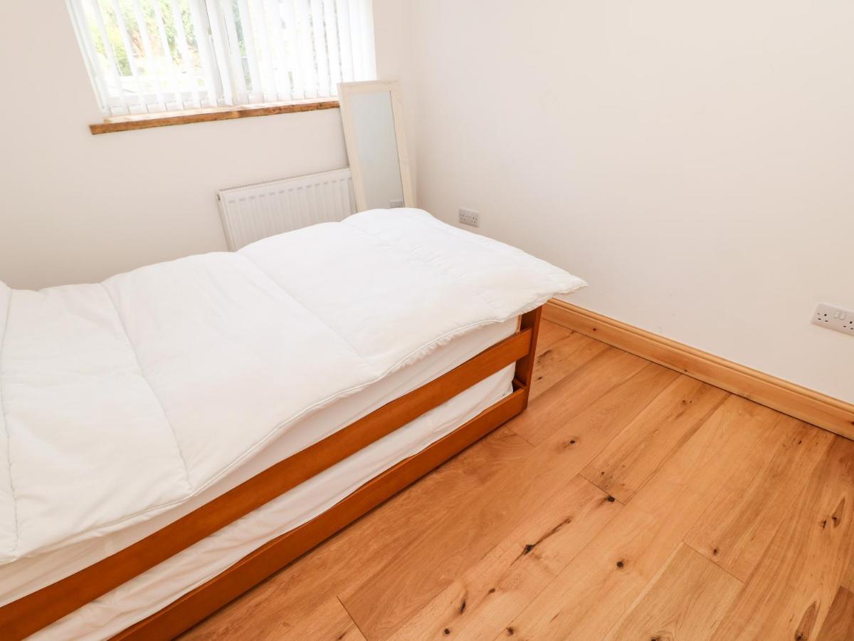 ビショップ・オークランド Flat Above 27ヴィラ エクステリア 写真